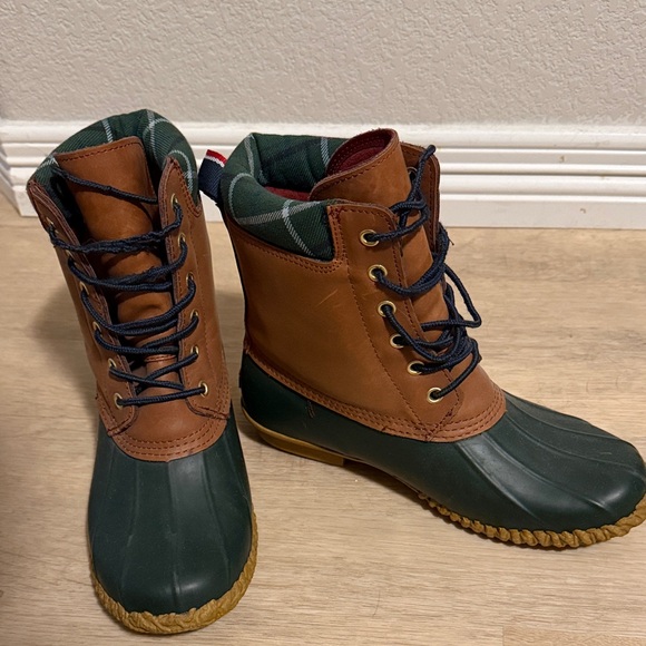 Tommy Hilfiger Brown and Green Lace Up Boots - Picture 6 of 6